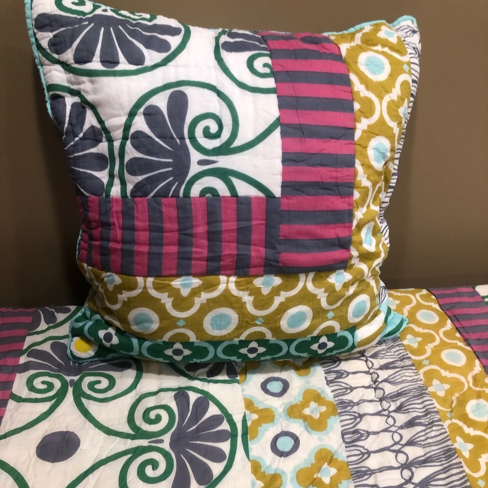 Twin size Anthropologie quilt and euro sham